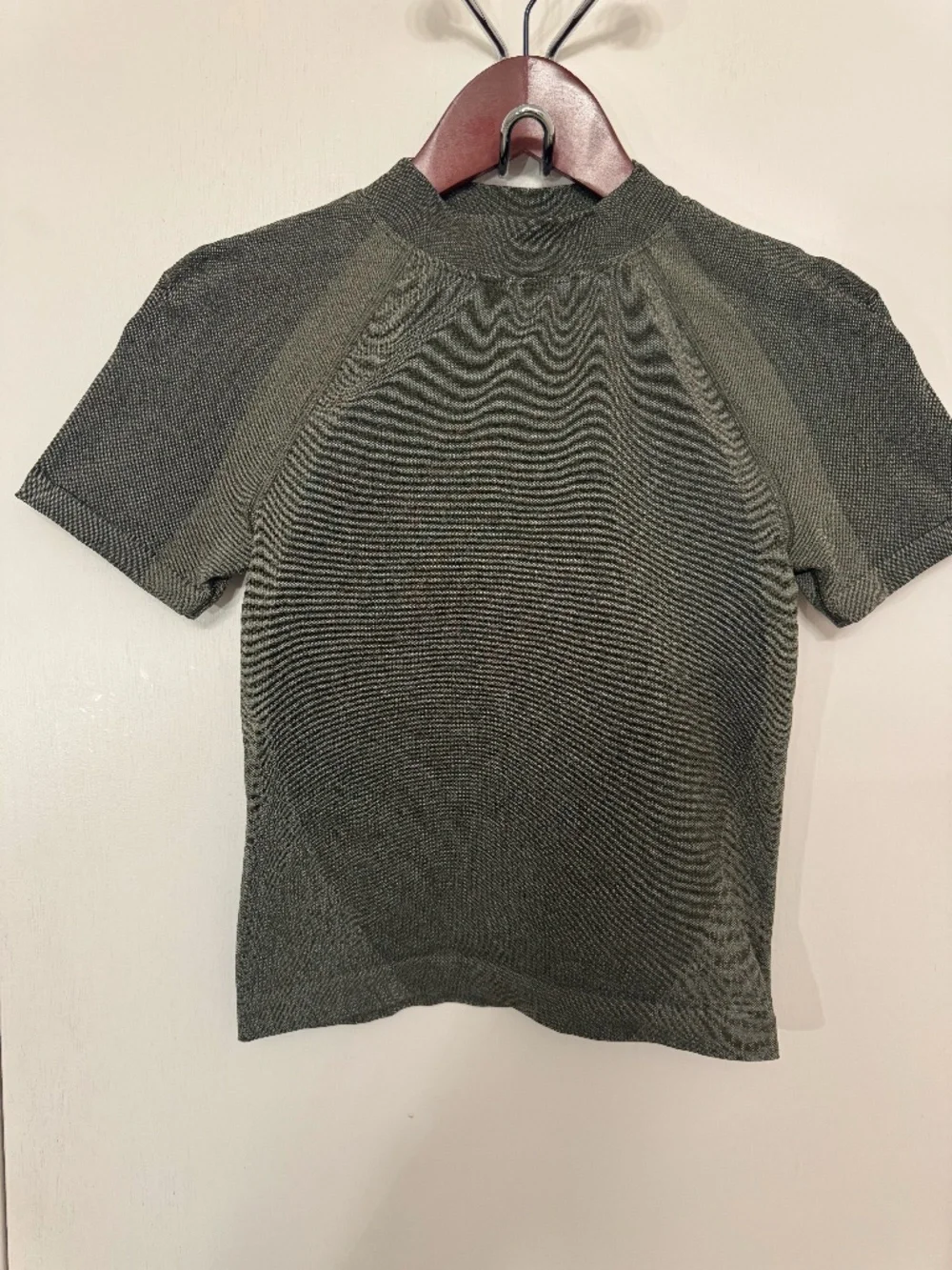 Lululemon Seamless Training short sleeve shirt